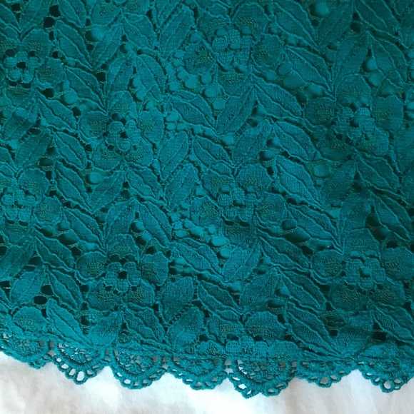 Teal lace skirt from Francesca’s - Picture 2 of 3